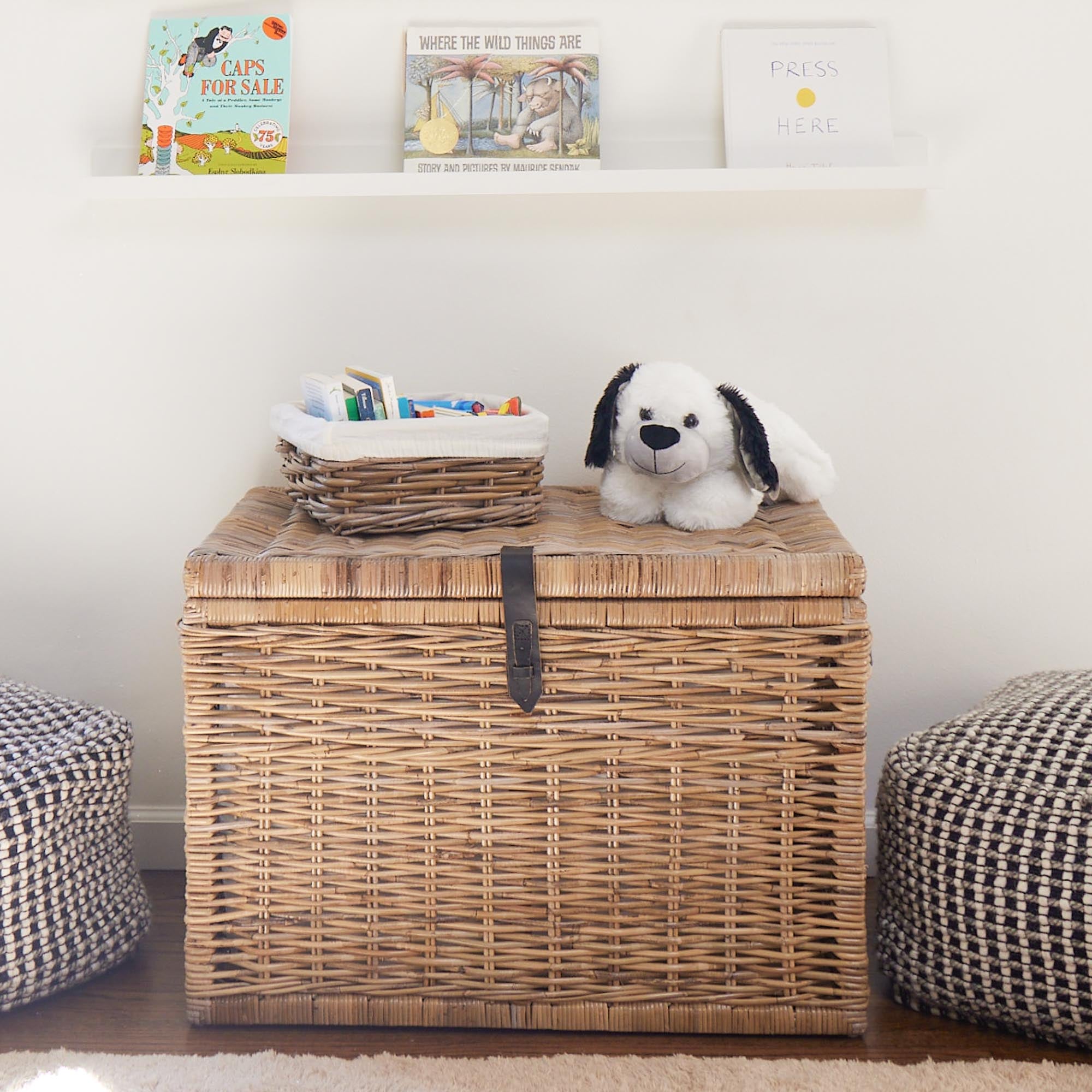 Deep Natural Wicker Storage Trunk with Practical Detail - Image 15